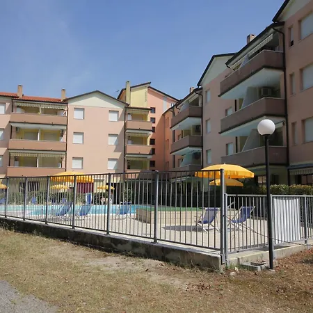 Lovely 3 Flat In Rosolina With Shared Pool Appartamento Rosolina Mare